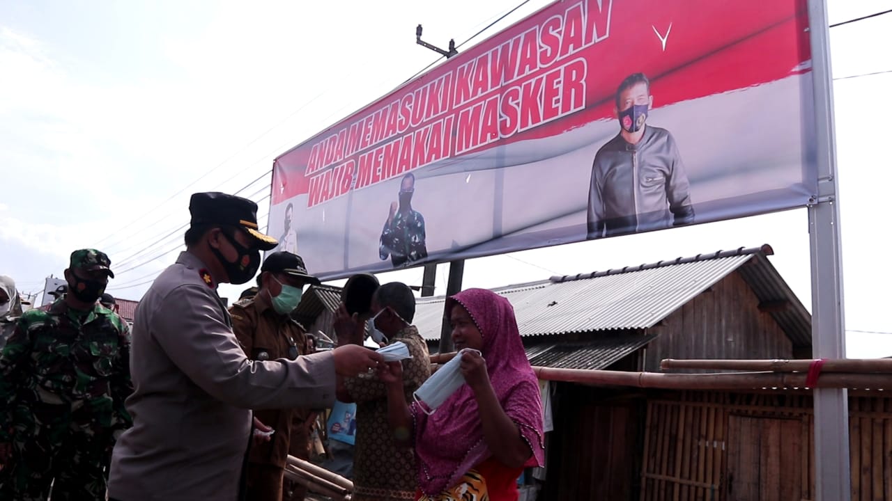 Wakapolres Serang Resmikan Pasar Tangguh dan Bagikan Masker ke Pedagang Pasar Begog